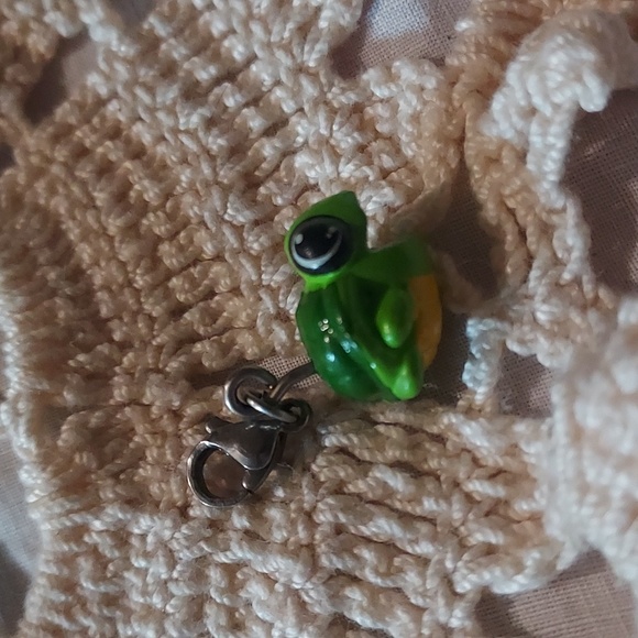 Charm u turtle Charm - Picture 2 of 3